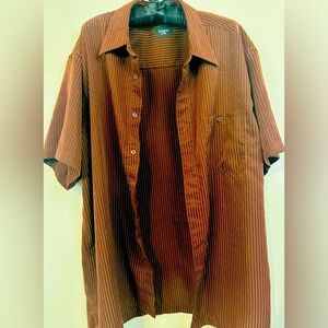 HAGGAR LUXURY MICROFIBER Men's Shirt Size XL Striped Red Short Sleeve